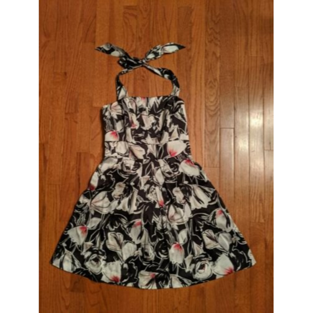 White House Black Market Size 6 Womens Silk Floral Pleated Halter Dress